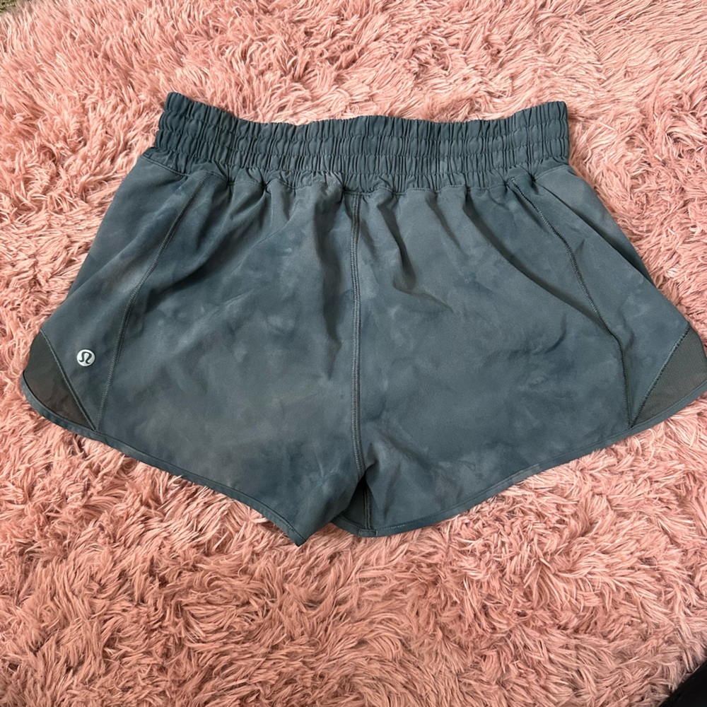 lululemon shorts size 8